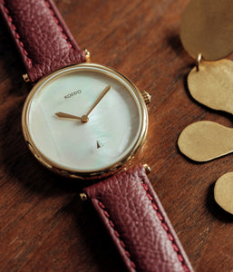 SIMONE watch with mother-of-pearl dial